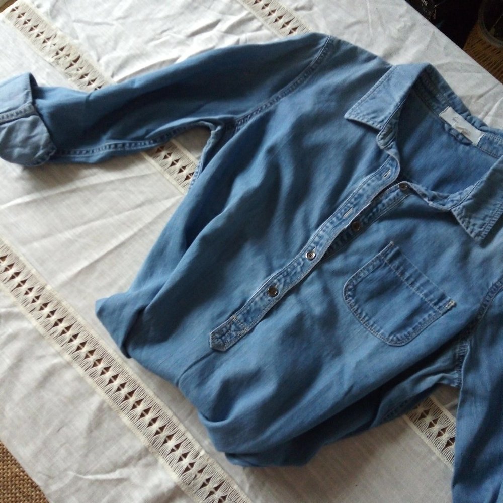 Distressed denim shirt Small